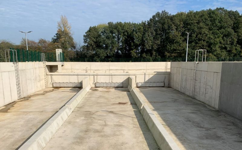 Becken Schwallreinigung