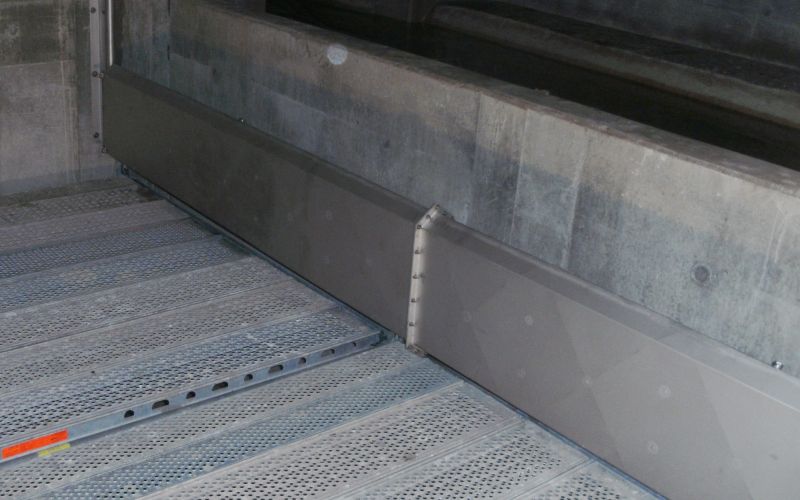 Schwimmende Tauchwand unten